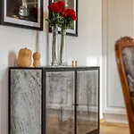 Queen Apartment